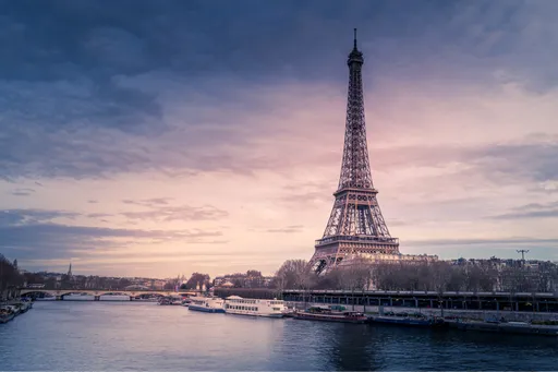 Romance in Paris